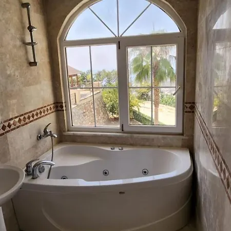 Ambiance Delux With A Private Pool And A View *